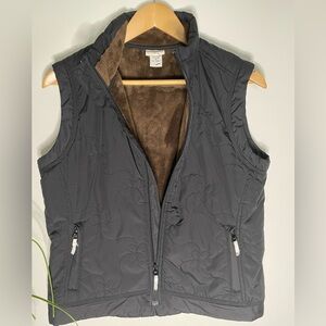White Sierra Black Quilted Vest, NWOT, Fleece lined, perfect for layering!